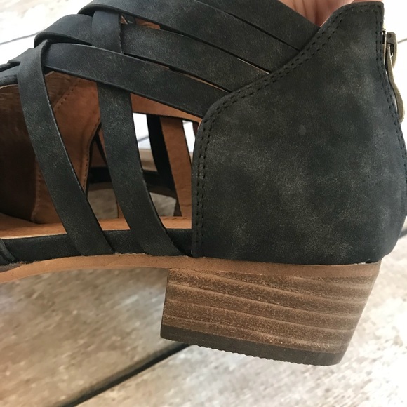 DISCOUNTED TODAY Angelina Ankle Booties - Picture 4 of 8